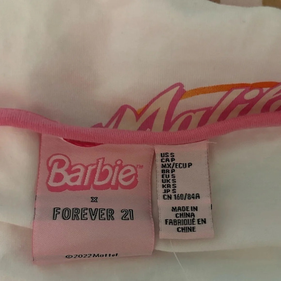NWT Barbie x Forever 21 Malibu Barbie Graphic Cropped Halter Top Pink Trim - Picture 6 of 7